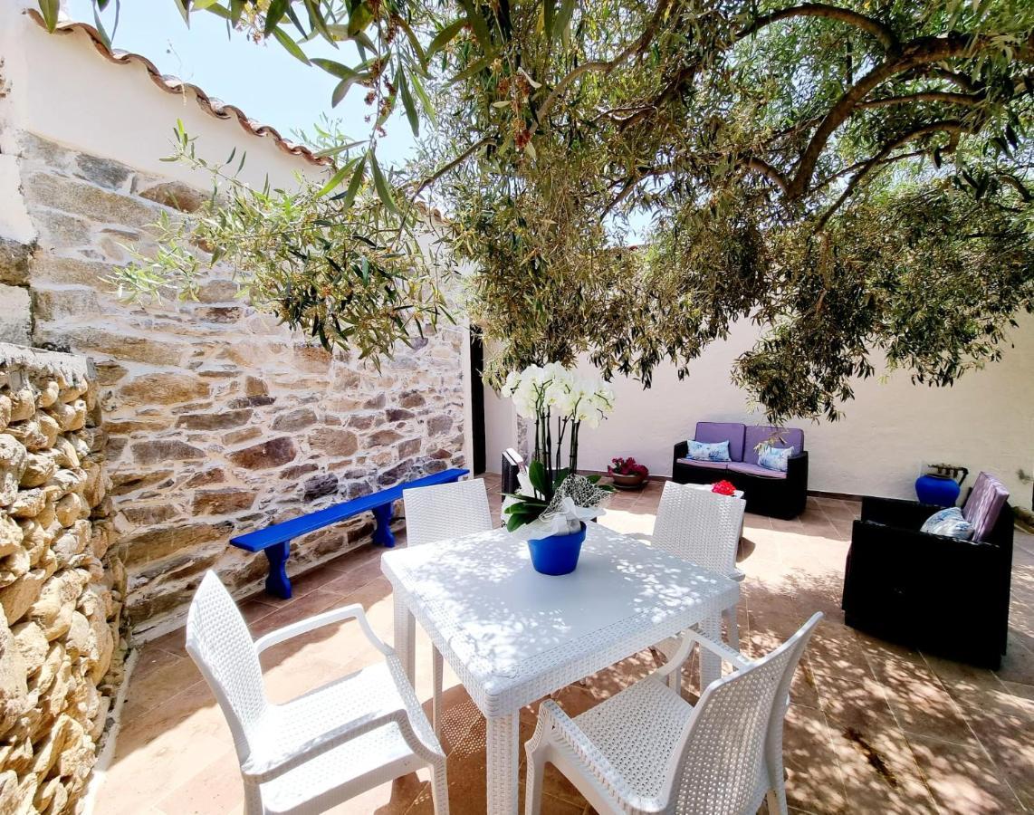 Апартаменти Stazzo San Teodoro La Quercia Piscina Condivisa Екстер'єр фото