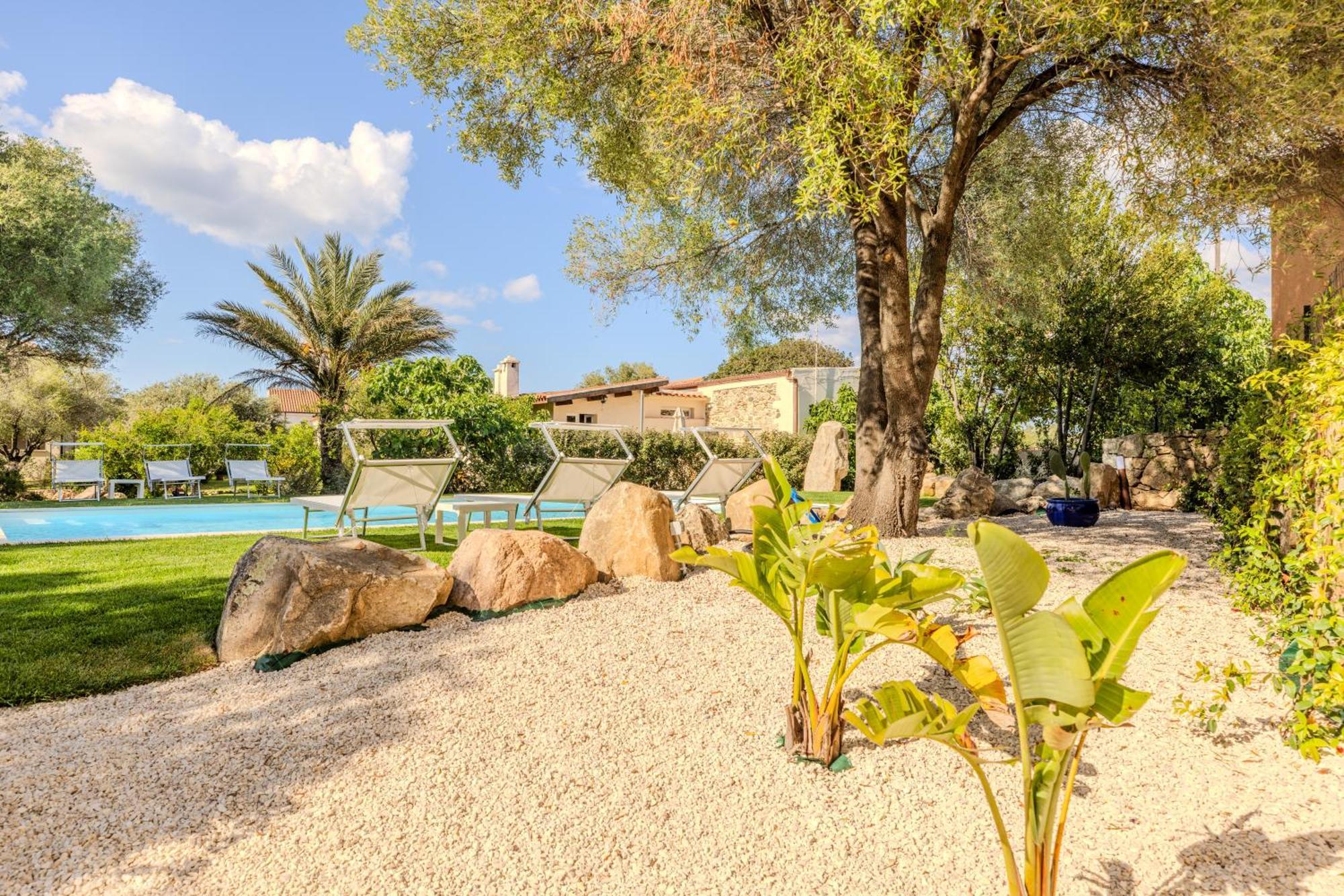 Апартаменти Stazzo San Teodoro La Quercia Piscina Condivisa Екстер'єр фото