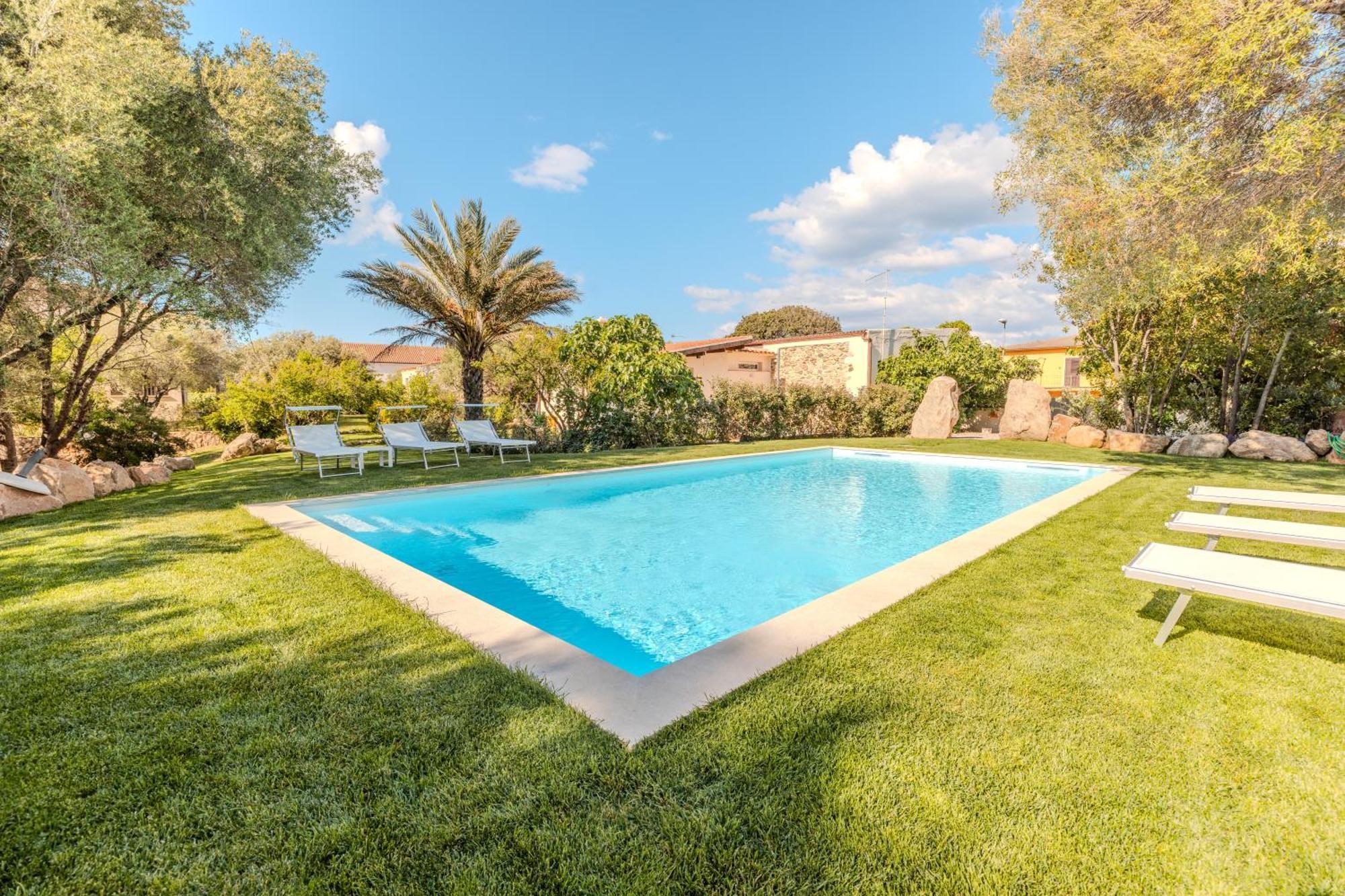 Апартаменти Stazzo San Teodoro La Quercia Piscina Condivisa Екстер'єр фото